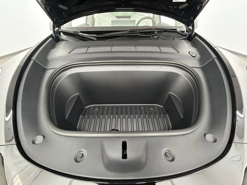 Used 2024 Tesla Model Y Performance image 36