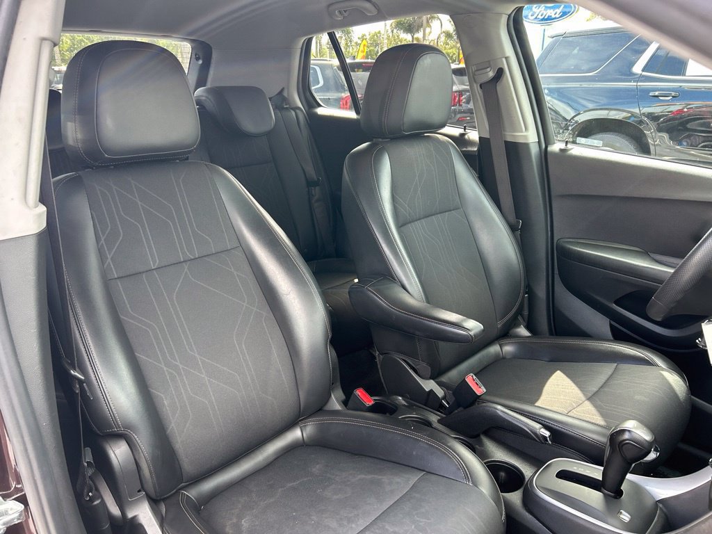 Used 2022 Chevrolet Trax LT AWD/4WD image 41