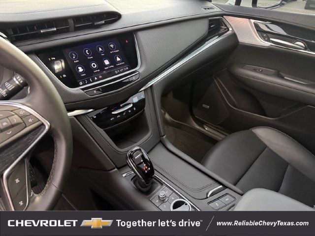 Used 2025 Cadillac XT5 Premium Luxury w/ LPO, Floor Liner Package AWD/4WD image 20