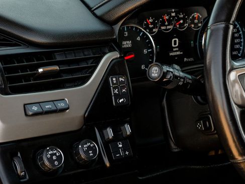 Used 2020 GMC Yukon Denali w/ Denali Ultimate Package image 30