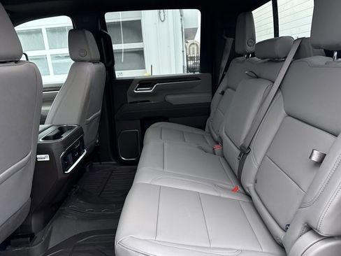 New 2026 GMC Sierra 2500 SLT w/ SLT Premium Package image 4