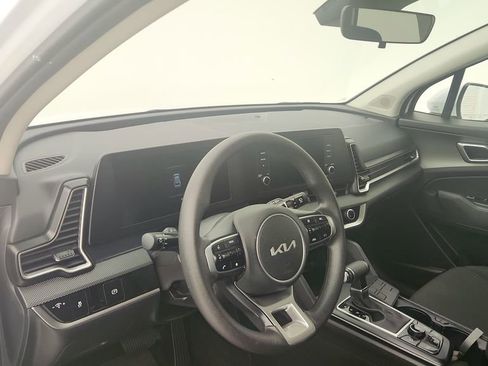 Used 2025 Kia Sportage LX image 14