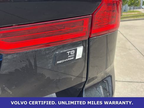 Certified 2024 Volvo XC60 T8 Ultimate w/ Protection Package Premier image 9