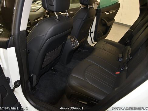 Used 2021 Maserati Levante image 23