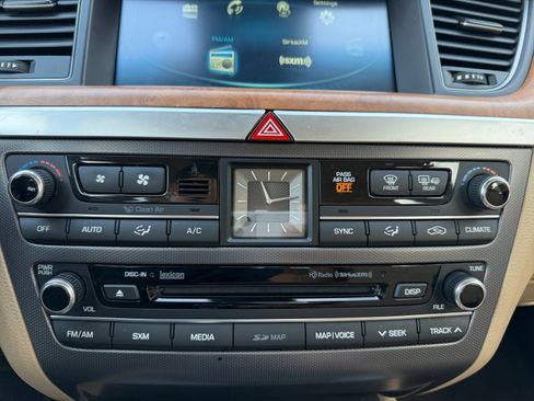 Used 2015 Hyundai Genesis 3.8 w/ Option Group 04 image 11