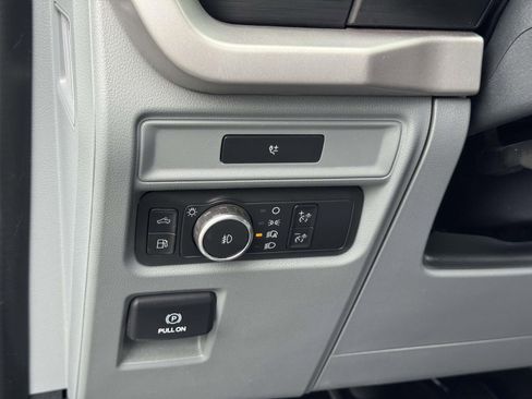 Used 2022 Ford F150 XLT image 12