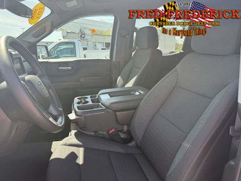 Used 2024 Chevrolet Silverado 1500 Custom Trail Boss w/ Turbomax Blackout Package image 15