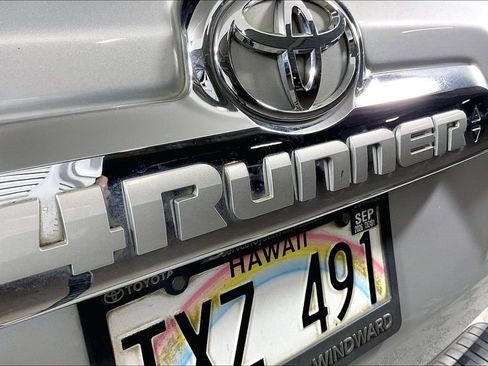 Used 2018 Toyota 4Runner Limited AWD/4WD image 7