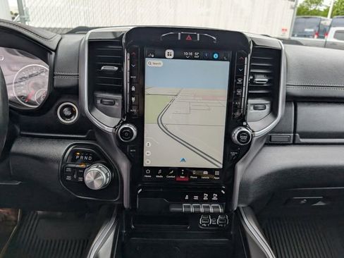 Used 2022 RAM 1500 Laramie AWD/4WD image 4