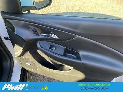 Used 2017 Chevrolet Volt Premier w/ Driver Confidence II Package image 43