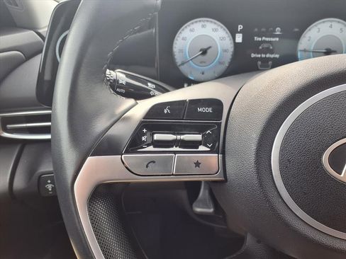 Used 2024 Hyundai Elantra Limited image 18