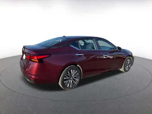 Used 2025 Nissan Altima 2.5 SV image 15