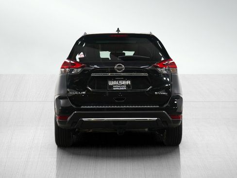 Used 2018 Nissan Rogue SV w/ Sun & Sound Touring Package image 4