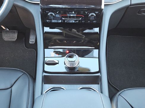 New 2025 Jeep Grand Cherokee L Limited image 17