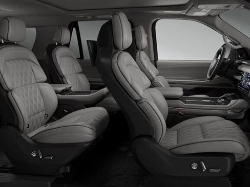 New 2026 Lincoln Navigator L Black Label AWD/4WD image 28
