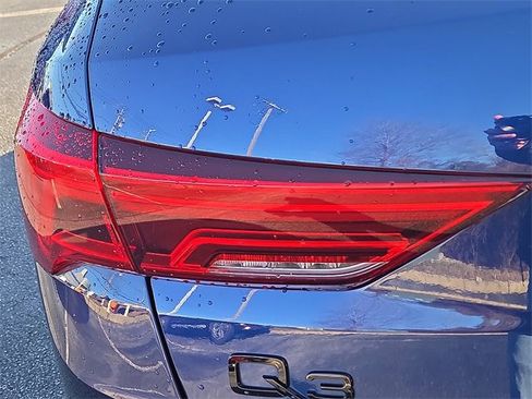Certified 2025 Audi Q3 2.0T Premium w/ Convenience Package image 10