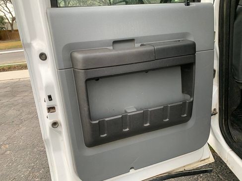 Used 2015 Ford F250 XL w/ Power Equipment Group image 23