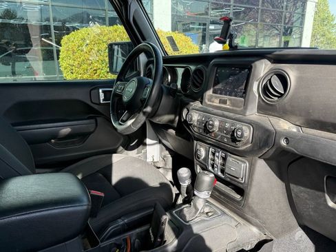 Used 2022 Jeep Gladiator Sport image 20