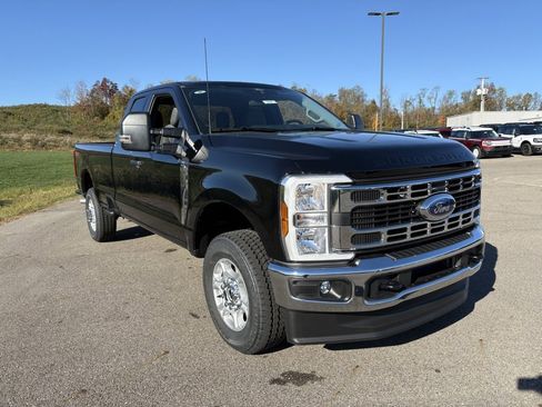 New 2026 Ford F350 XLT w/ FX4 Off-Road Package image 7