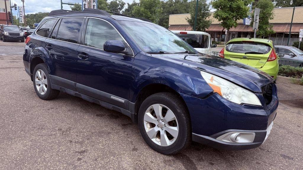 Used 2011 Subaru Outback 2.5i Limited AWD/4WD image 2