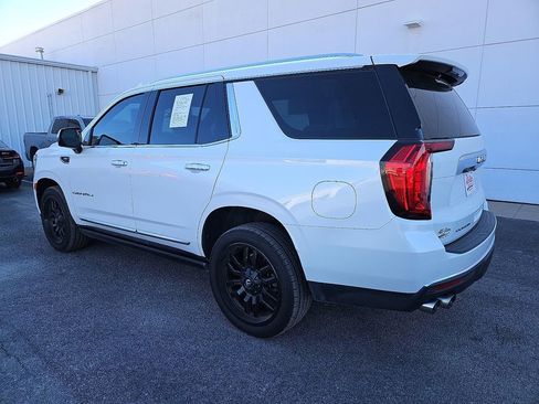 Used 2021 GMC Yukon Denali w/ Denali Premium Package image 4