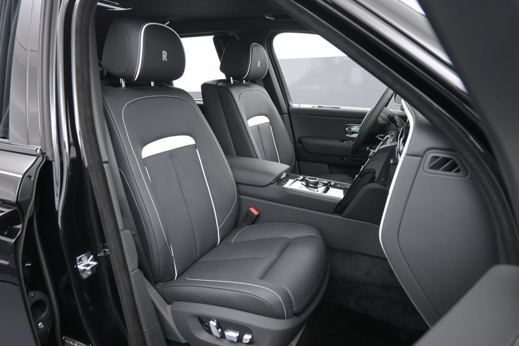 New 2027 Rolls-Royce Cullinan Black Badge AWD/4WD image 34