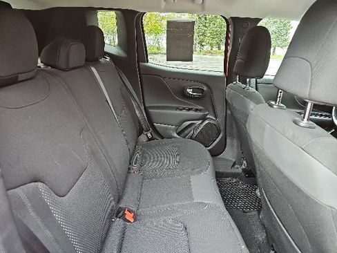 Used 2020 Jeep Renegade Altitude AWD/4WD image 15