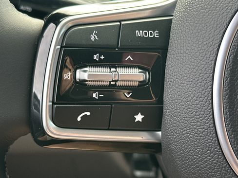 New 2026 Kia Carnival EX FWD image 21