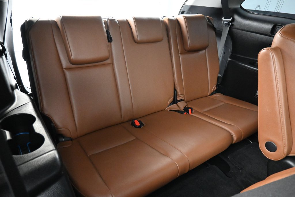 Used 2019 Toyota Highlander Limited Platinum AWD/4WD image 17