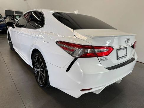 Used 2019 Toyota Camry SE FWD image 7