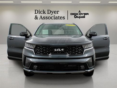 Used 2023 Kia Sorento EX w/ Panoramic Sunroof Package image 7