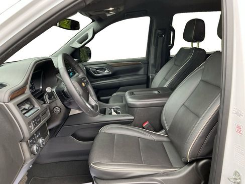 Used 2022 Chevrolet Suburban Premier image 9