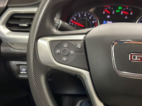 Used 2023 GMC Acadia SLE w/ Driver Convenience Package FWD image 6