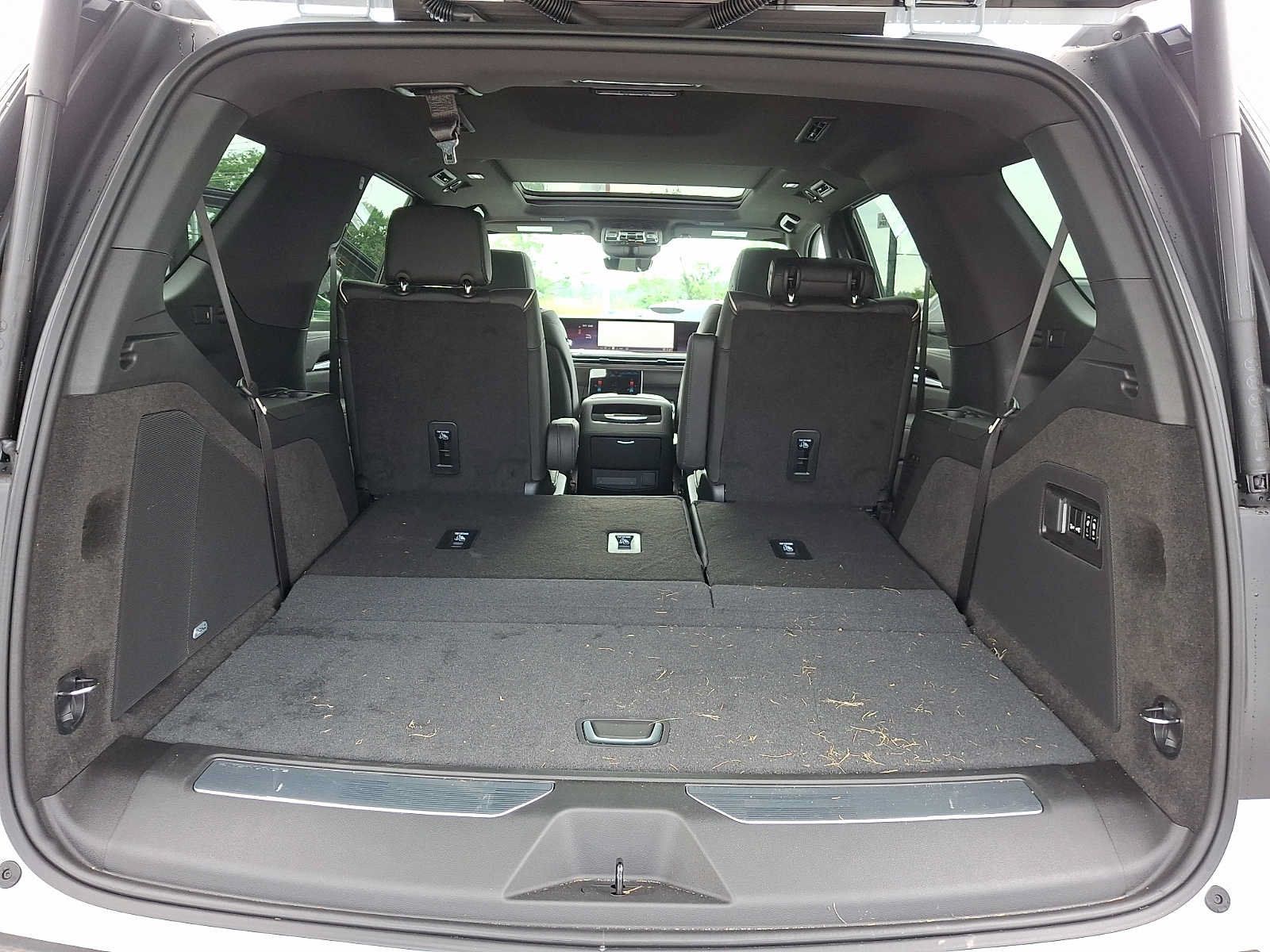 Used 2026 Cadillac Escalade Luxury w/ Touring Package AWD/4WD image 29