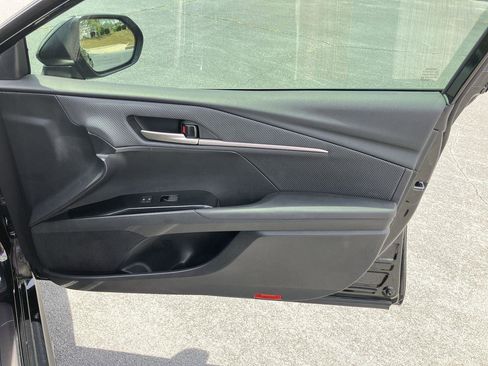 Used 2025 Toyota Camry SE FWD image 29