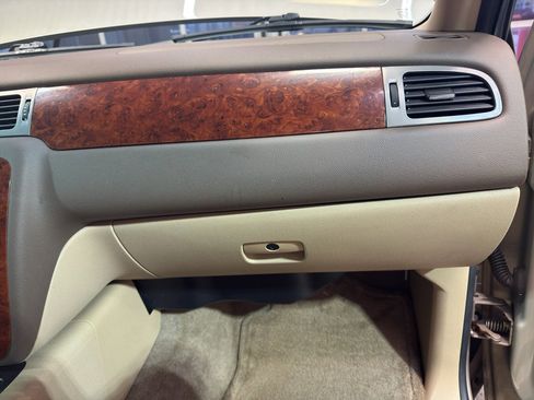 Used 2009 Chevrolet Tahoe LT w/ Convenience Package image 22