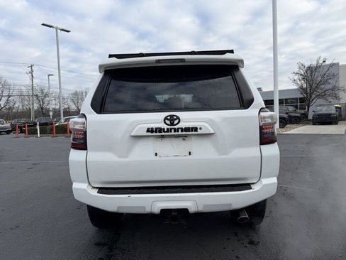 Used 2016 Toyota 4Runner SR5 image 5
