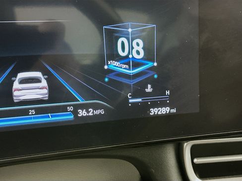 Used 2023 Hyundai Elantra SEL w/ Convenience Package image 19