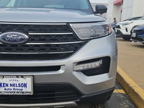 Used 2023 Ford Explorer XLT w/ Equipment Group 202A image 3