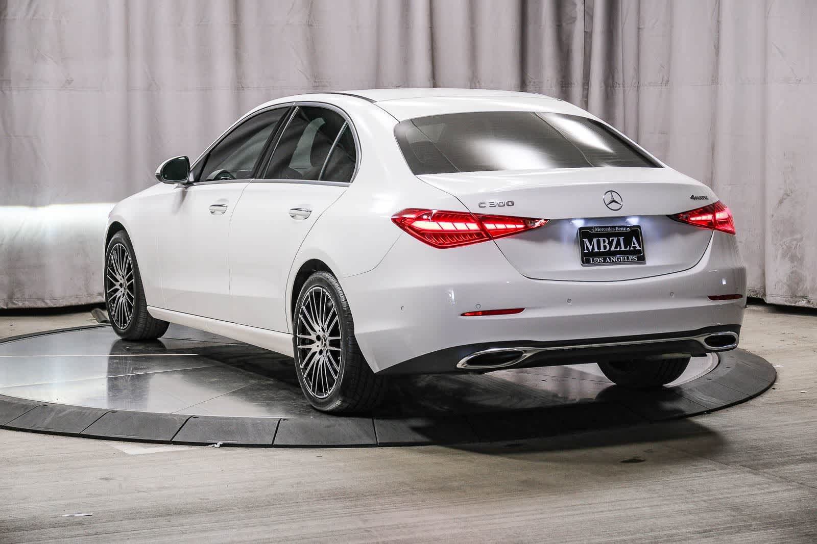 Used 2025 Mercedes-Benz C 300 4MATIC Sedan image 2