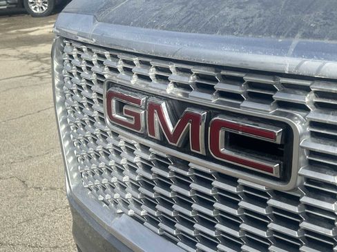 Used 2024 GMC Yukon Denali w/ Advanced Technology Package image 30
