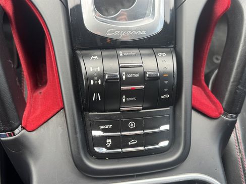 Used 2018 Porsche Cayenne GTS AWD/4WD image 10