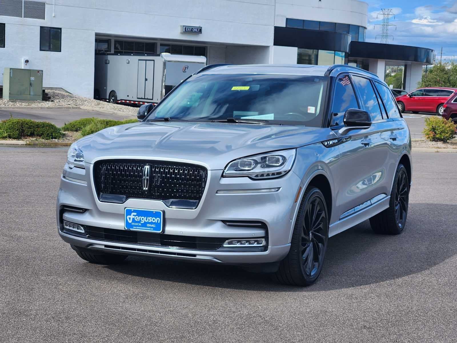 Used 2022 Lincoln Aviator Reserve w/ Equipment Group 201A AWD/4WD image 4