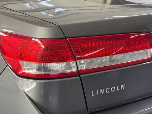 Used 2011 Lincoln MKZ w/ Sport Appearance Pkg image 12