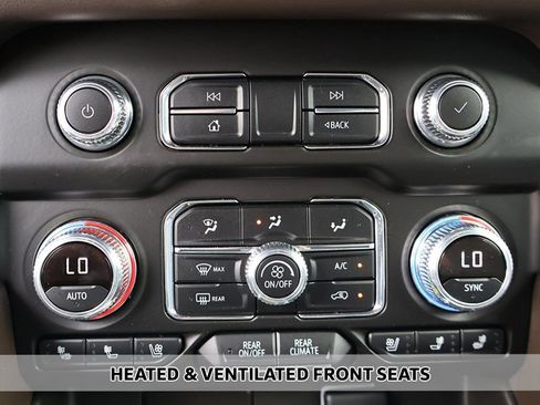 Used 2024 GMC Yukon SLT w/ SLT Luxury Package image 8