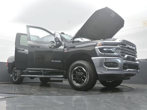 Used 2025 RAM 2500 Laramie AWD/4WD image 79