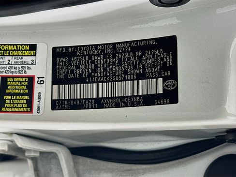 Used 2025 Toyota Camry LE FWD image 12