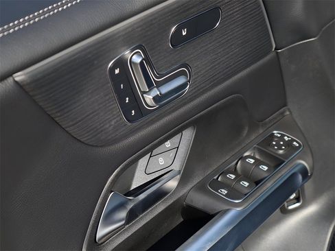 New 2026 Mercedes-Benz GLB 250 4MATIC image 25