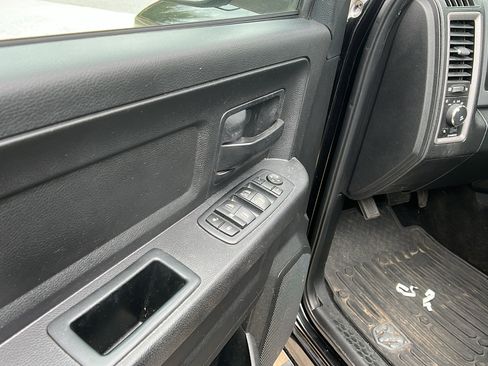 Used 2017 RAM 1500 Express image 15