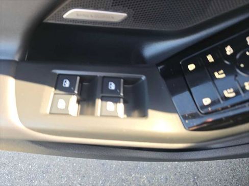 New 2025 Audi A6 e-tron Premium Plus image 24